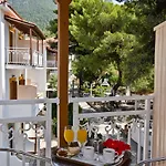 Zaneta & Hotel de apartamente 3*